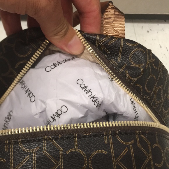 Calvin Klein Back Bag - Picture 3 of 7